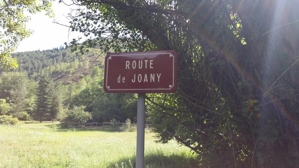 Cedres Bleus De Joany Chez Nathalie Viviez Exterior foto